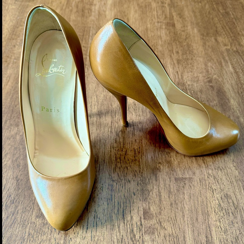 Christian Louboutin heels LIKE NEW!
